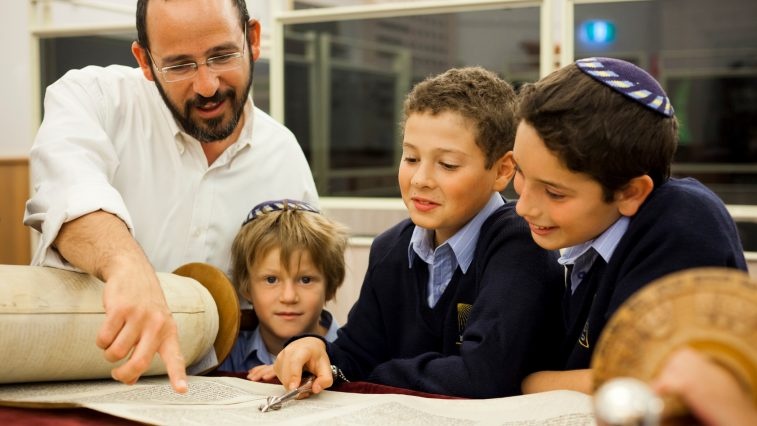 В Каменском будут помогать еврейским семьям с детьми